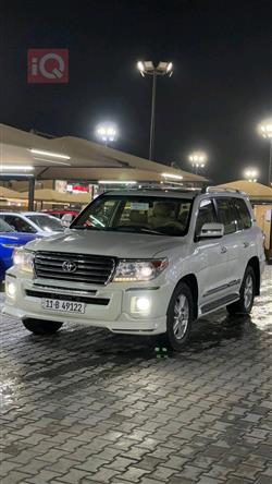 تۆیۆتا لاند کروزەر